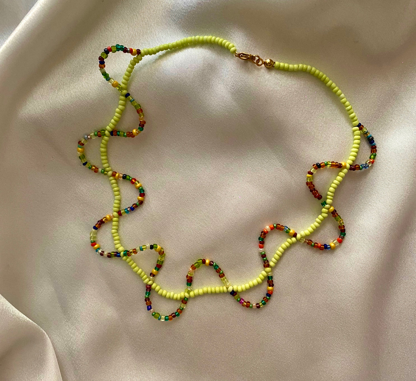 Wavy Necklace Green - Sparkle