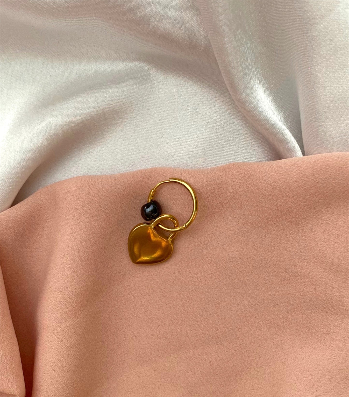 Pearl Charm Gunmetal Black