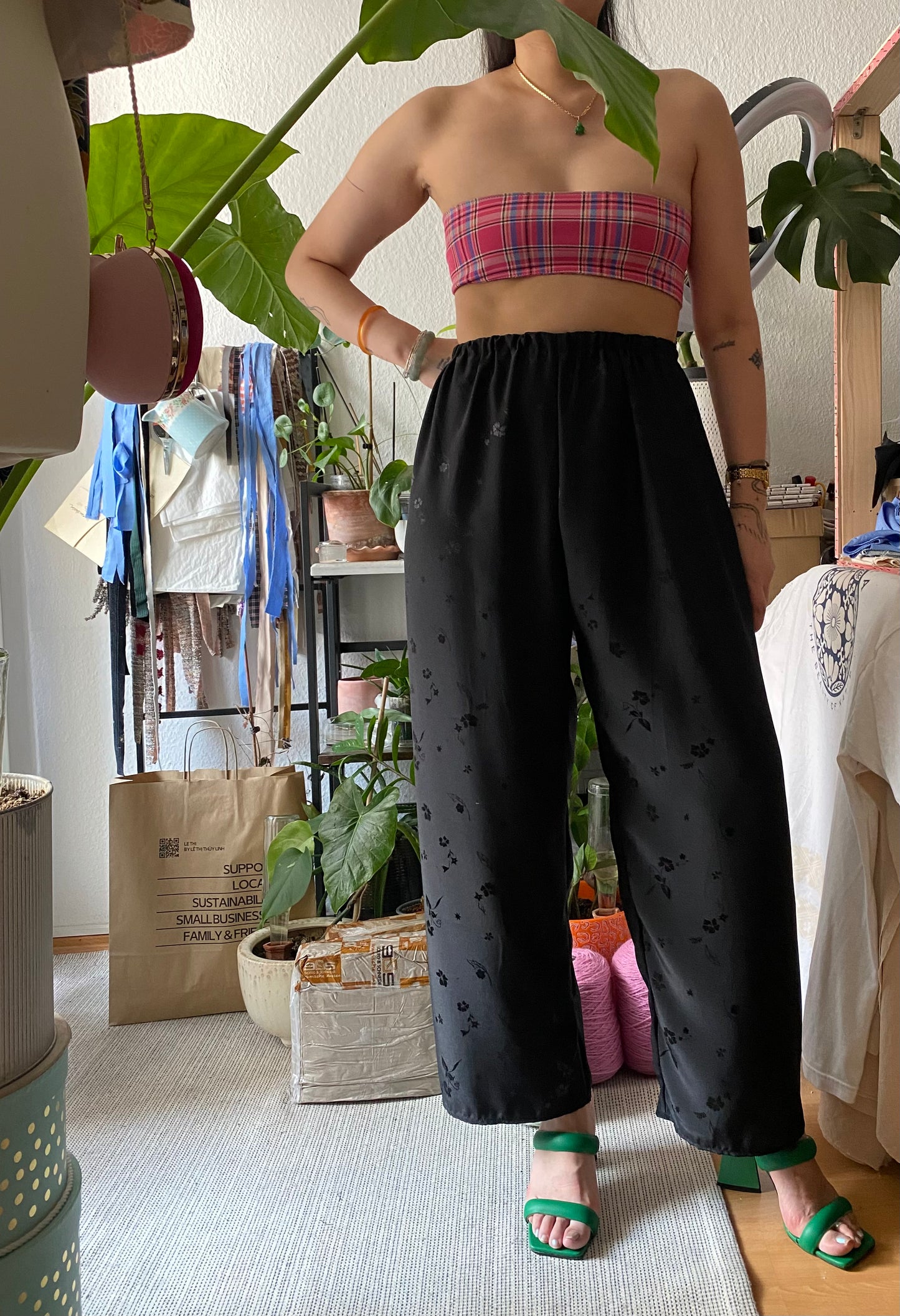 Quần Ira Hoa Màu Đen