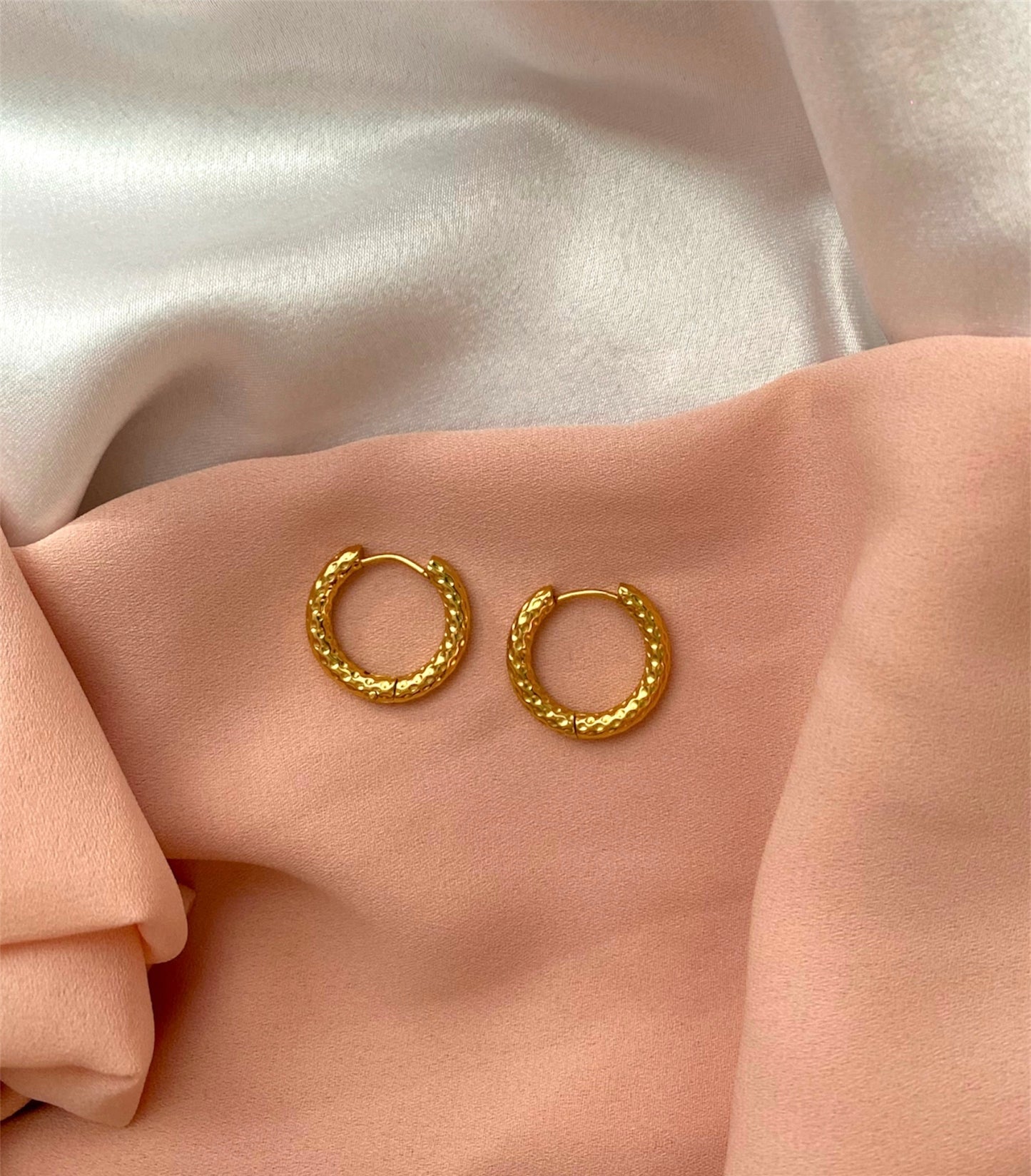Sassy Hoops vàng