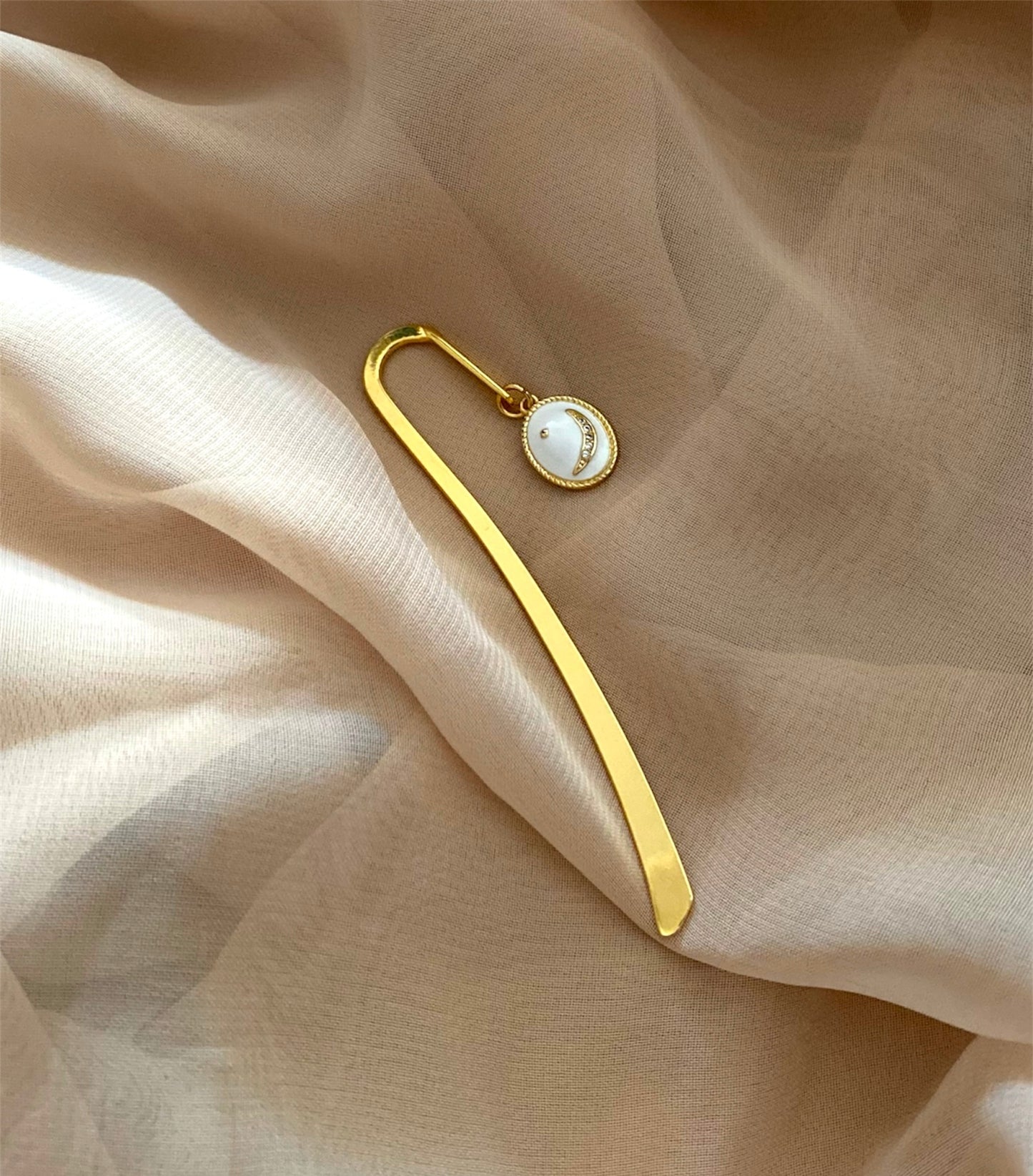Bookmark Mystical White