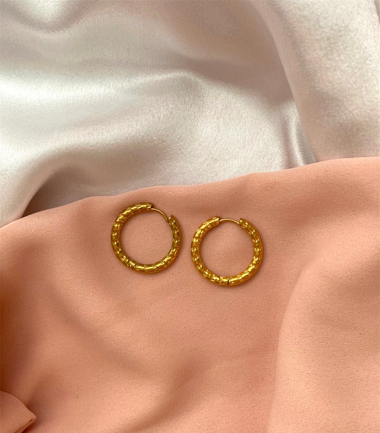 Sassy Hoops vàng
