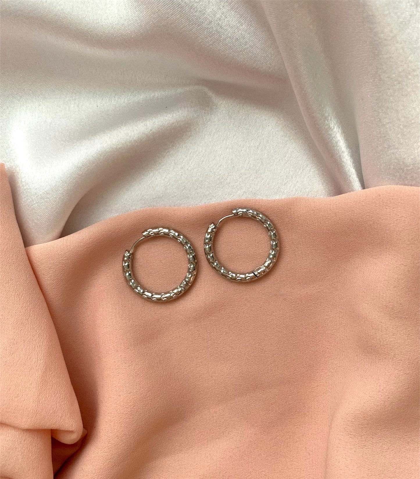 Sassy Hoops bạc