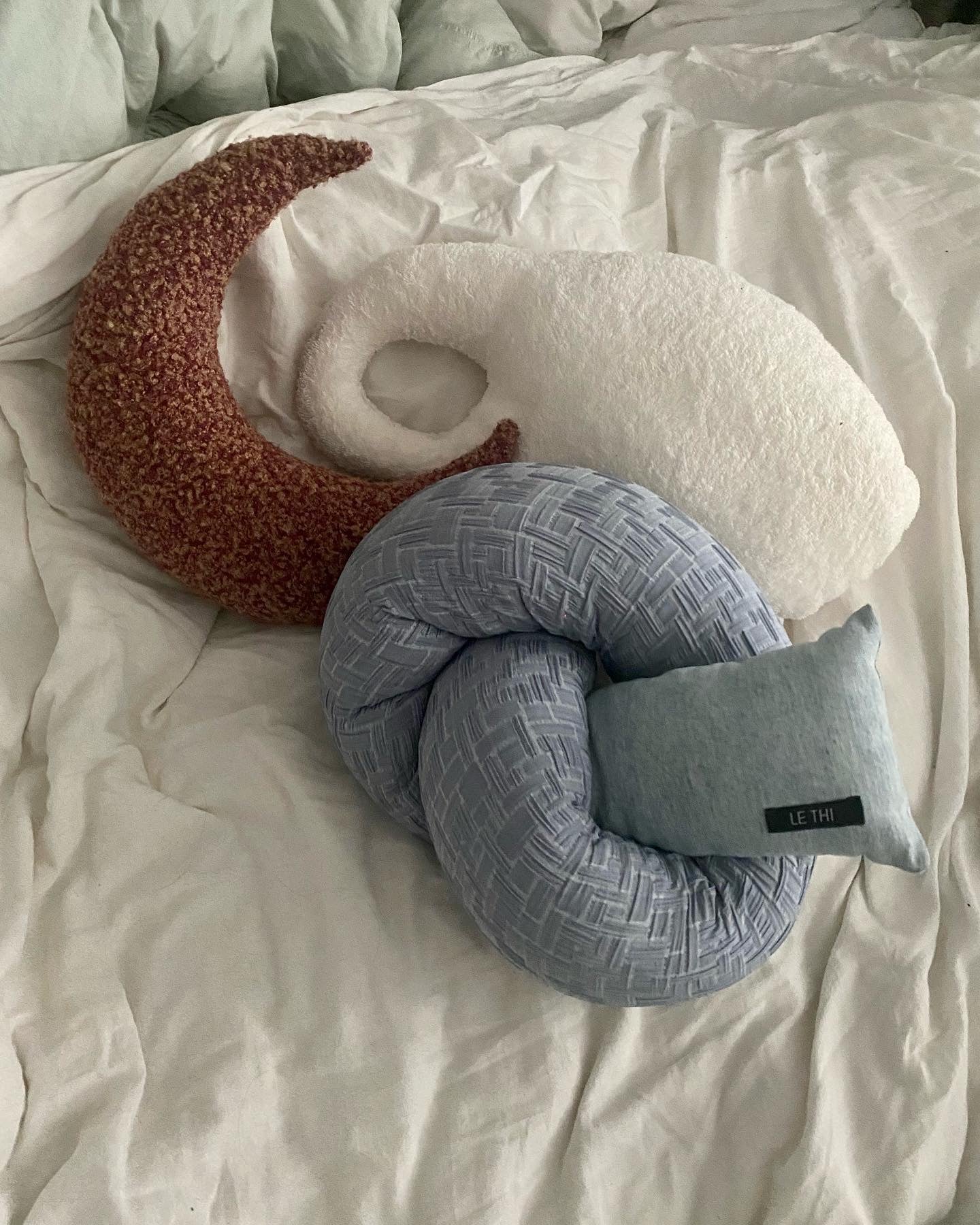 Dreamy Pillow I
